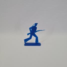 Солдатик винтажный периода СССР. Пластмассовая фигурка бойца с винтовкой на подставке