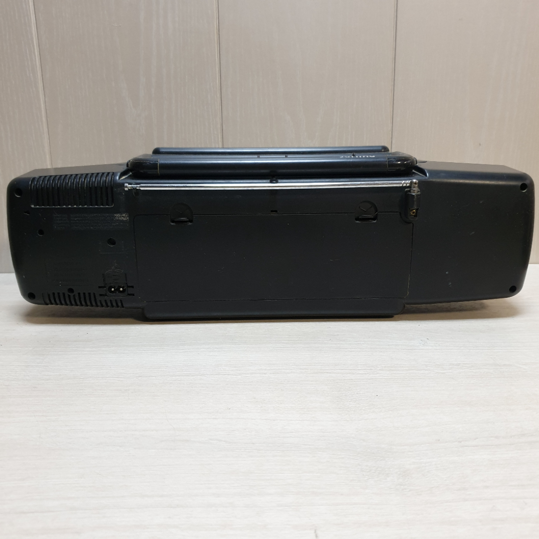 Двухкассетный магнитофон Philips Ghettoblaster D8188/00. Работает, нет пасиков, нет шнура питания. Картинка 4