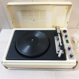 Проигрыватель винила "Концертный 304", СССР.