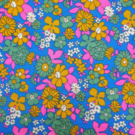 Ткань (синтетика), тянется, яркие цветы на голубом, 96х140см