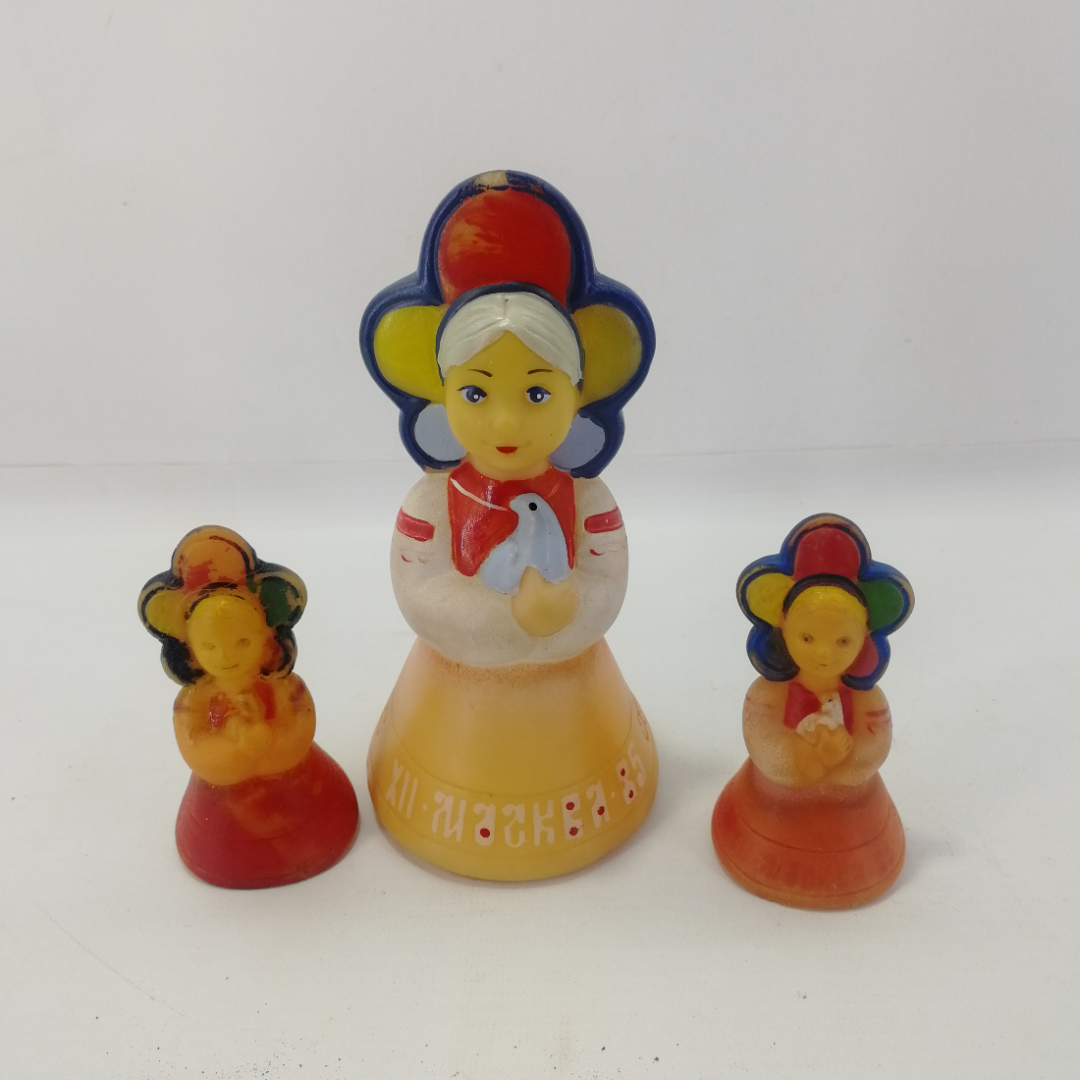 Куклы символ Фестиваля молодёжи в Москве 1985 года, 3 штуки, материал резина. СССР.. Картинка 1
