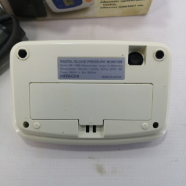 Тонометр электронный на запчасти Hitachi HK-16EX.не рабочий, не комплект Япония. Картинка 3