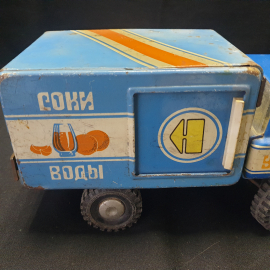 Машинка игрушечная "Урал, Соки-воды", металл. СССР. Картинка 5