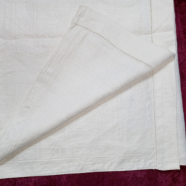 Полотенце, цвет белый 48х150см.  СССР имеются небольшие повреждения ткани. Картинка 3