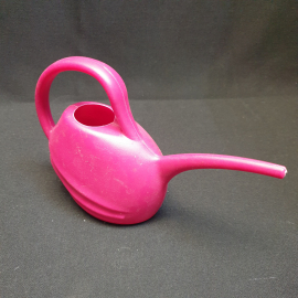 Пластиковая сиреневая лейка с ручкой. Винтаж, СССР.