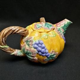 Чайник заварочный расписной керамика. небольшой скол носика