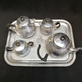 Сервиз чайно-кофейный из алюминиевого сплава на подносе, 1960-е г.г.. Картинка 2