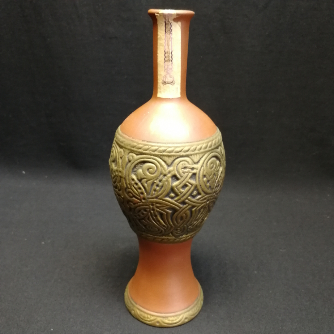 Бутылка глиняная с крышкой-рюмкой от компании Гончарная керамика купить в городе Нижний Новгород