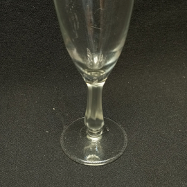 Набор стеклянных бокалов для шампанского, 6 штук, резной узор. Высота 16,5 см.СССР. Картинка 5