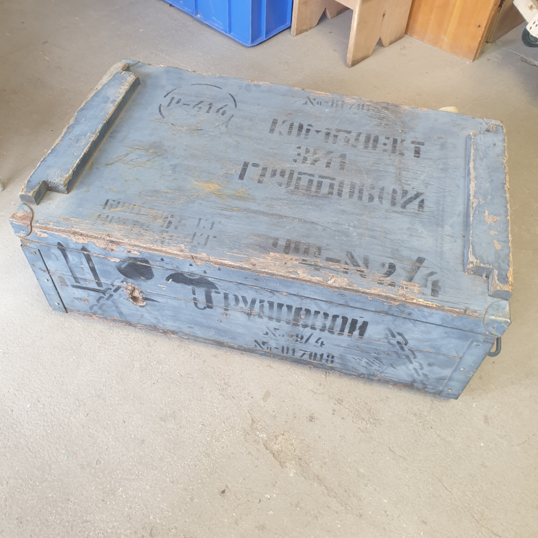 Ящик для хранения деревянный, большой, размер 85 х 51 х 30 см. Дефекты по корпусу. СССР. Картинка 5