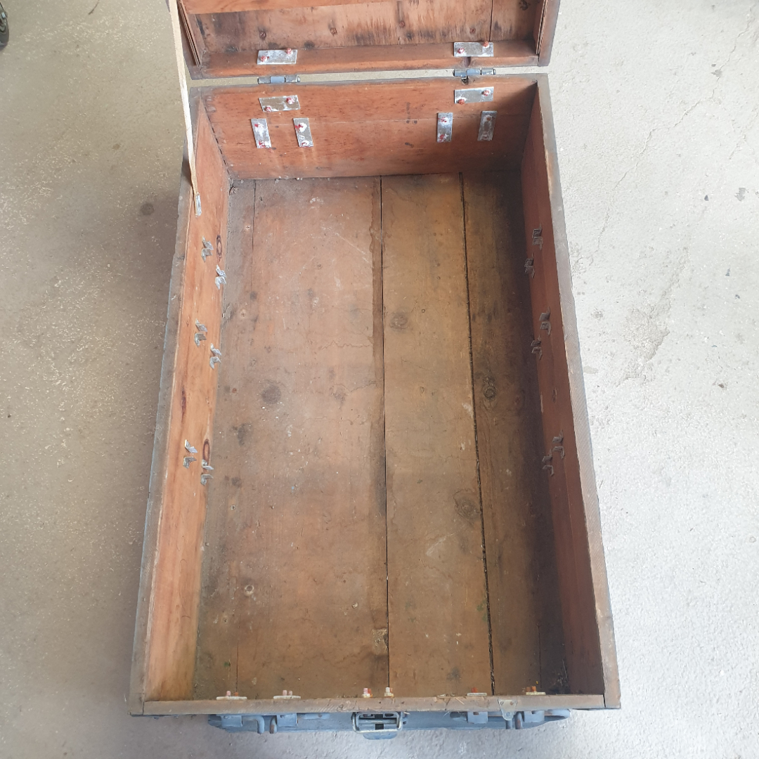 Ящик для хранения деревянный, большой, размер 85 х 51 х 30 см. Дефекты по корпусу. СССР. Картинка 15