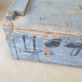 Ящик для хранения деревянный, большой, размер 85 х 51 х 30 см. Дефекты по корпусу. СССР. Картинка 8