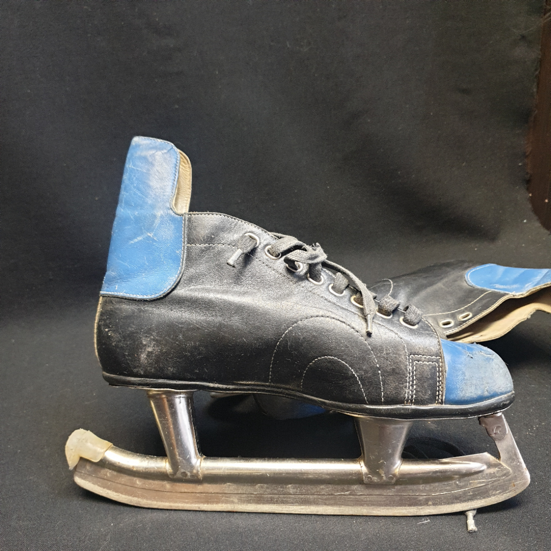 Коньки хоккейные на шнуровке, кожа, цвет комбинированный, размер 250, Свердловск, СССР. Картинка 4