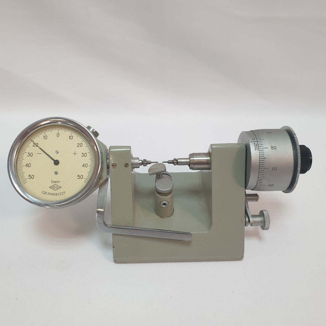 Микрометр настольный часового типа, модель 03100. СССР. Работу не проверяли. Картинка 1