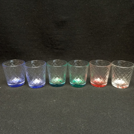 Набор стеклянных стопок с цветным дном, 6 штук, есть дефекты (см. фото).. Картинка 1
