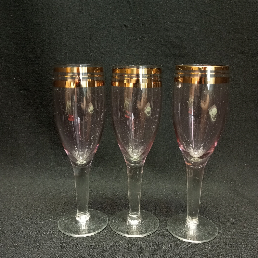 Набор фужеров для шампанского "Розовое золото", розовое стекло, позолота, высота 16 см, СССР. Картинка 2