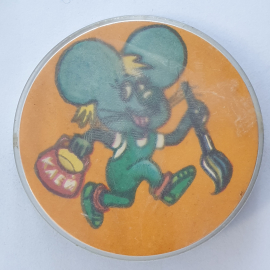 Значок "Мышонок с ведерком клея", СССР