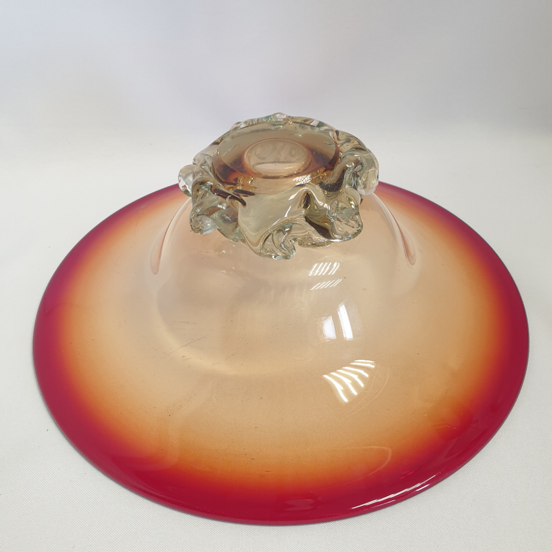Ваза конфетница, рубиновое стекло, Чехословакия, 1960-е гг, есть дефекты изготовления, см. фото. Картинка 7