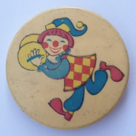 Значок "Клоун с музыкальными тарелками", СССР