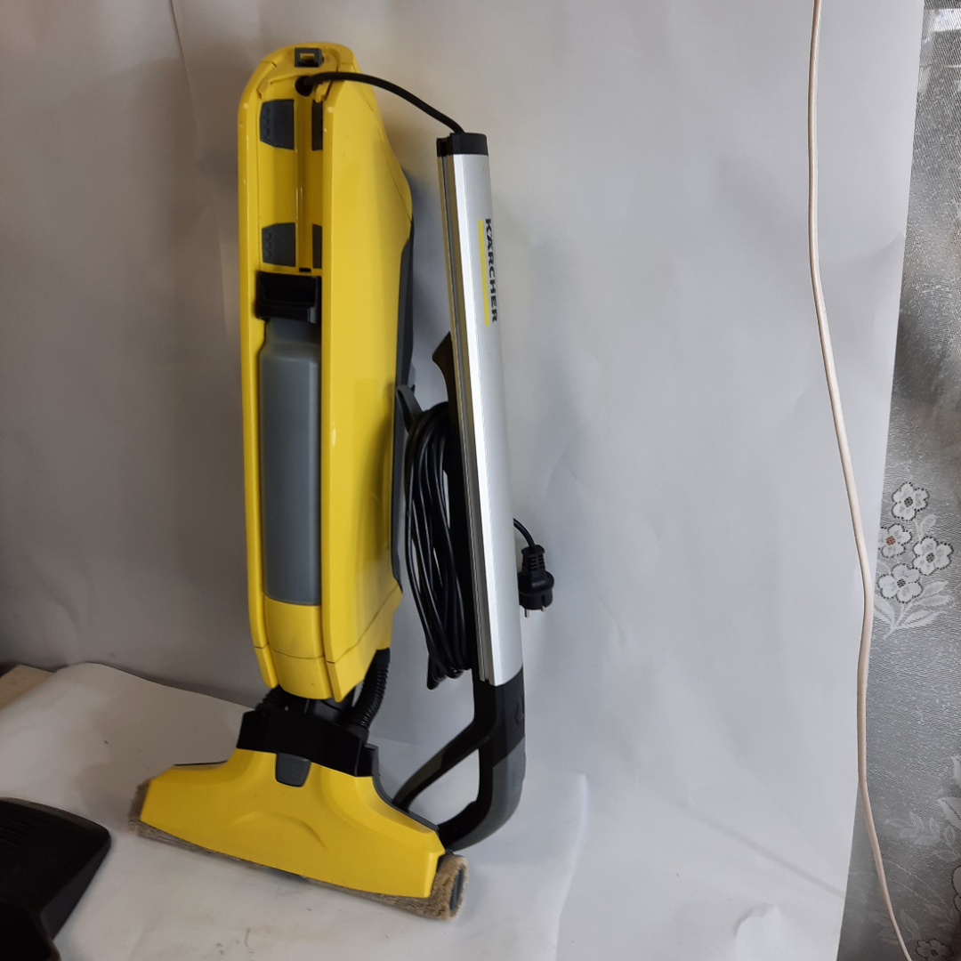 Пылесос моющий Karcher FC5 277/14367+ (Витринный образец).. Картинка 1