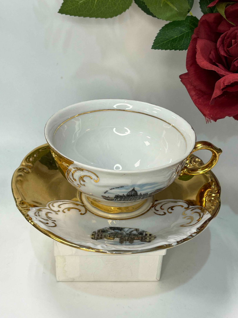 Чайная пара Winterling Германия 1979-2000г. Рельефный фарфор, позолота. Картинка 1