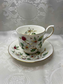 Чайная пара Английский костяной фарфор, цветочная деколь. 170мл. Duchess Dogwood Кизил. Картинка 1