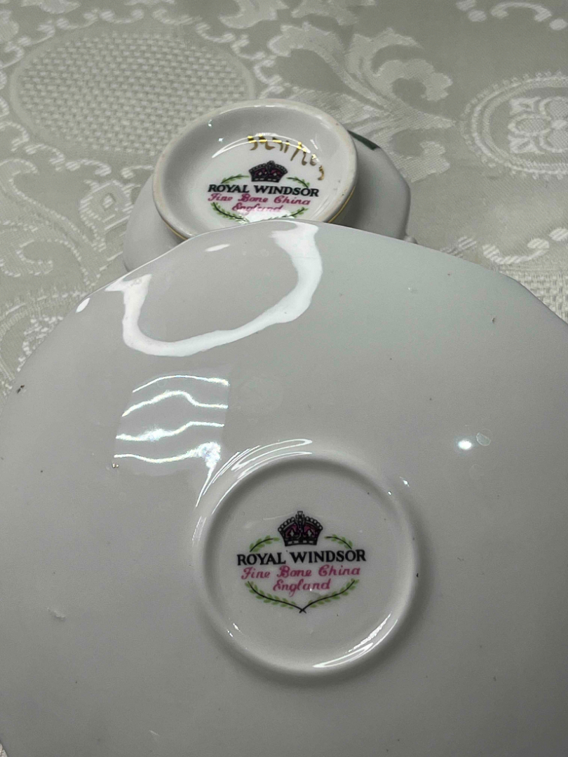 Чайная пара "Розы" Англия Royal Windsor. Изысканный костяной фарфор, деколь. 120мл. Картинка 4