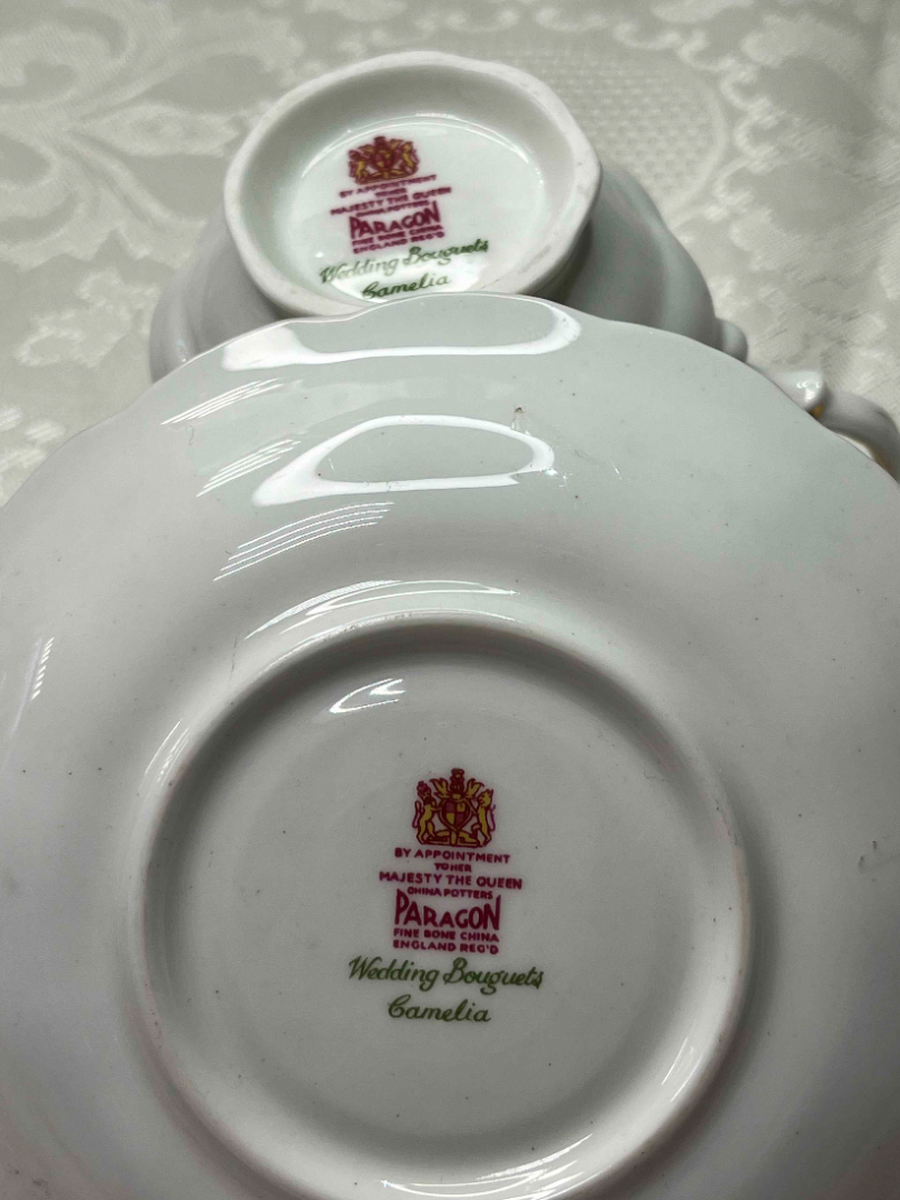 Чайная пара "Свадебные букеты, Камелия" Англия 1963гг Paragon. Костяной фарфор, деколь, 150мл. Картинка 4