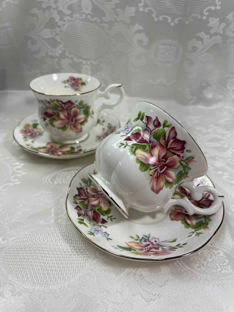 Чайная пара "Орхидея" Англия 1970гг Royal Canterbury. Костяной фарфор, цветочная деколь, 180мл. Картинка 1