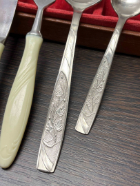 Набор столовых приборов в кофре. Вилки и ножи с карболитовыми ручками. Нерж сталь. Цена за 24пр. Картинка 3