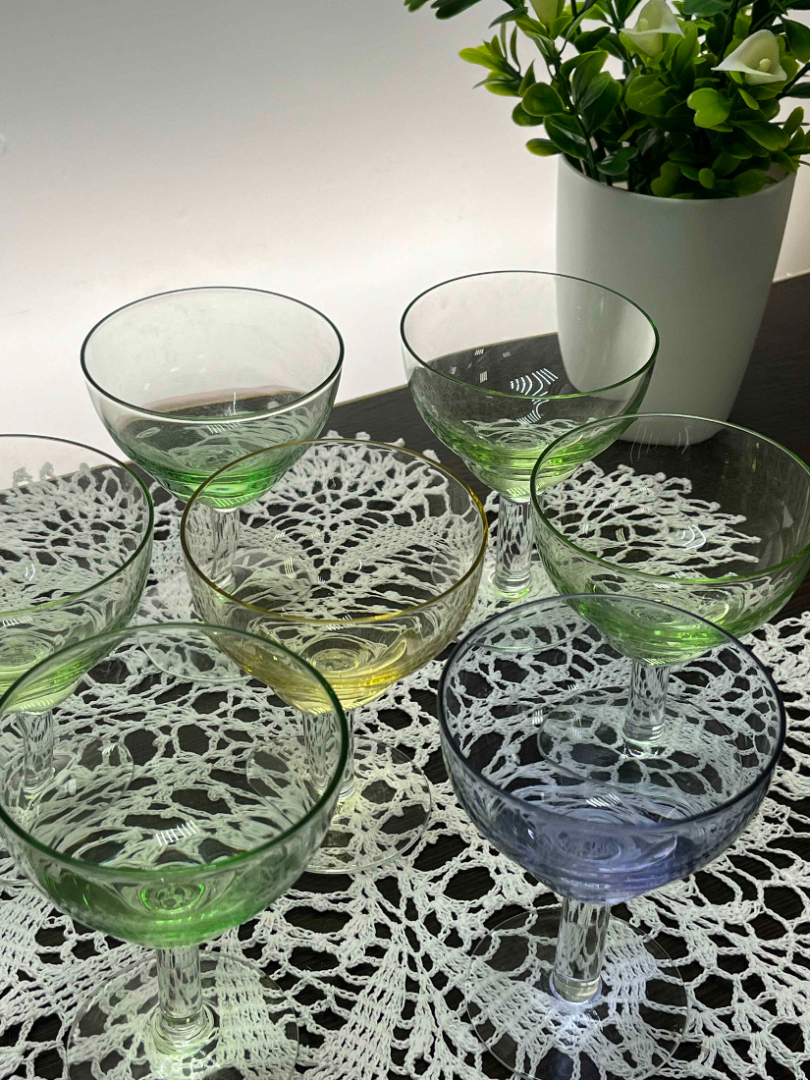 Набор рюмок СЗ им.Свердлова, цветное стекло, выдувание. Каталог. Цена за 6шт. Картинка 1