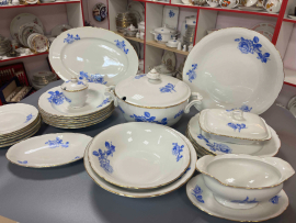 Столовый сервиз на 6персон. Чехословакия. Фарфор с деколью, позолотой. Цена за 26пр