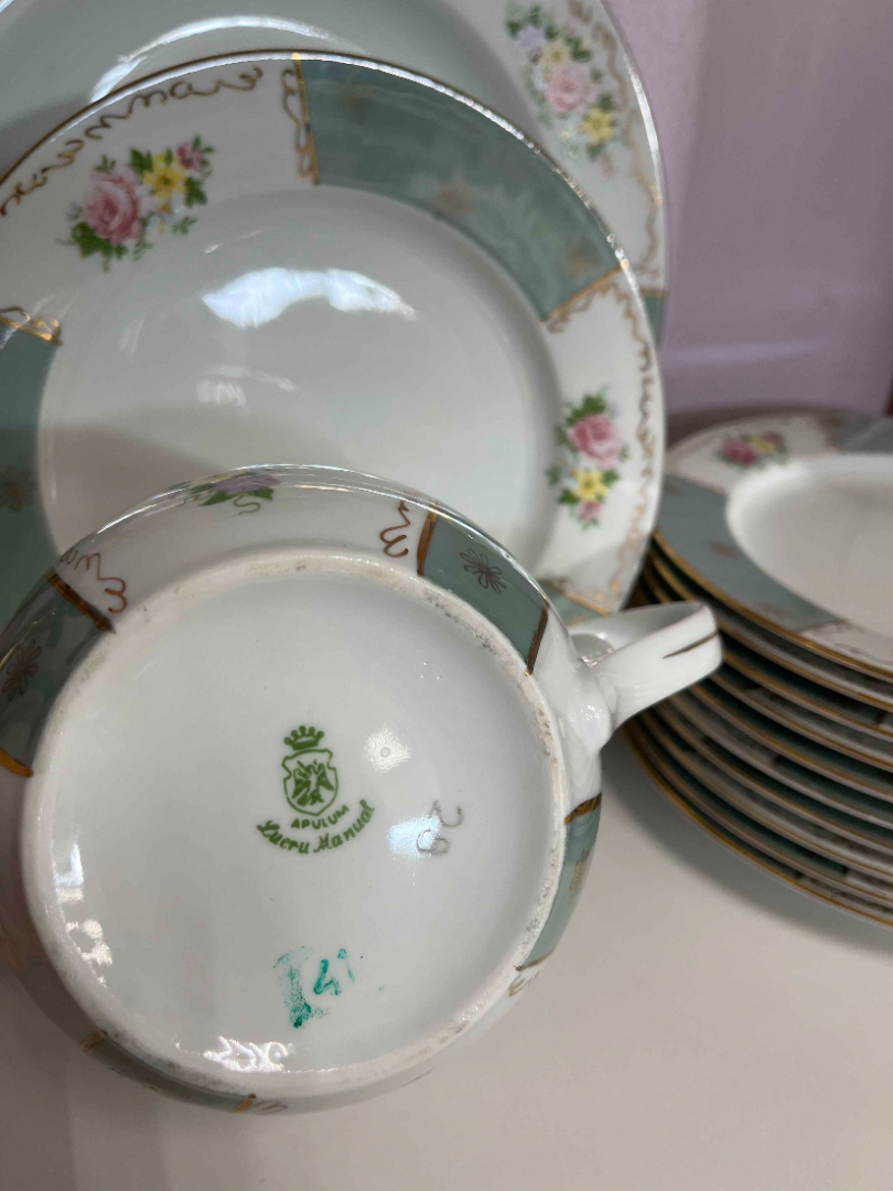 Столовый сервиз Румыния 1970гг на 12 персон. Фарфор, деколь, позолота. Цена за 45пр. Картинка 7