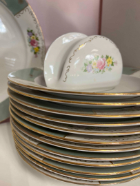 Столовый сервиз Румыния 1970гг на 12 персон. Фарфор, деколь, позолота. Цена за 45пр. Картинка 6