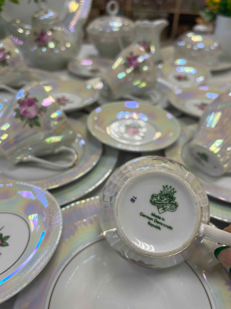 Чайный сервиз "Роза" на 12 персон. Jlmenau GDR. Тонкий рельеф фарфор, перламутр, деколь, золото 53пр. Картинка 5