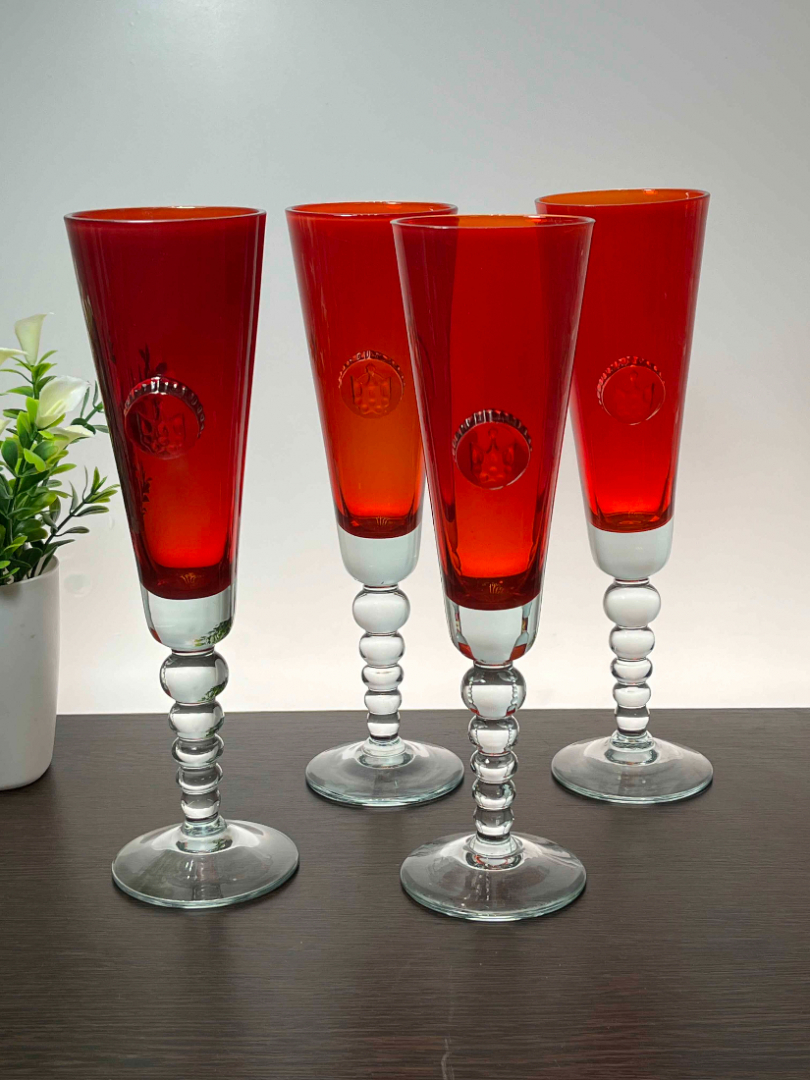 Бокал-кубок с гербом УССР. Цветное стекло с налепом на фигурной ножке. Винтаж. Цена за шт. Картинка 2