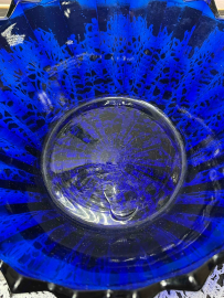 Ваза/салатник/конфетница из кобальтового стекла с зубчатым верхом, винтаж, СССР. Картинка 5