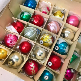 Коробка двухярусная с елочными украшениями и навершьем, ГДР Лауша, тонкое стекло, винтаж Цена за 4пр. Картинка 5