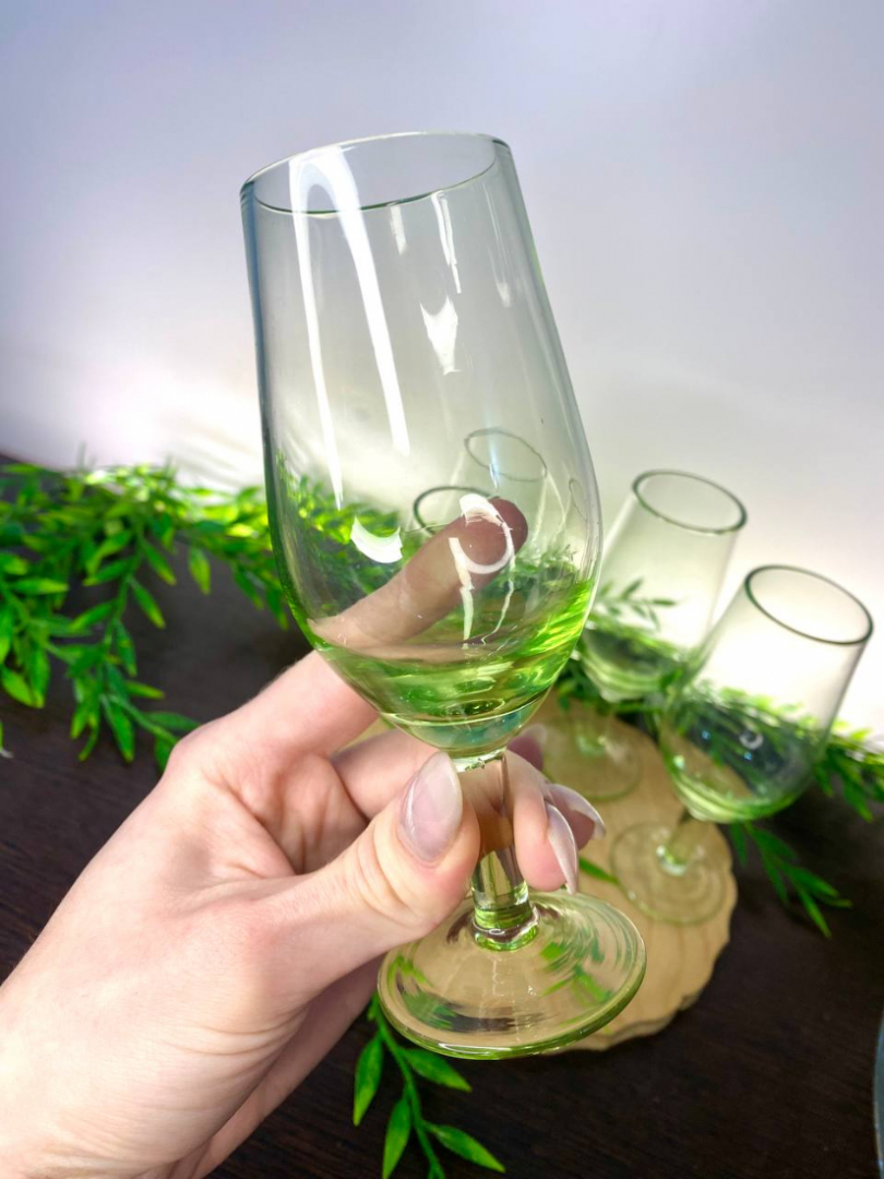 Бокалы из цветного зеленого стекла, винтаж, СССР. 130мл. Цена за 5пр. Картинка 5