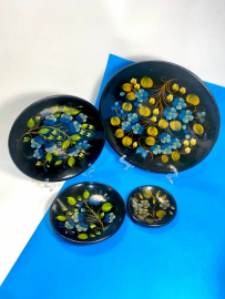 Настенные декоративные тарелки из дерева. Ручная роспись эмалями. Винтаж, СССР. Цена за 4шт. Картинка 1