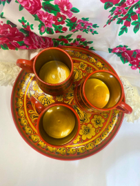 Набор кружек на круглом подносе. Дерево с ручной росписью хохлома. Винтаж, СССР. Цена за набор. Картинка 2