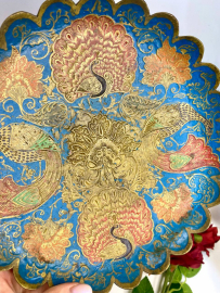 Конфетница на ножке с волнистыми краями. Мариал латунь с цветной эмалью. Индия, винтаж. Картинка 2