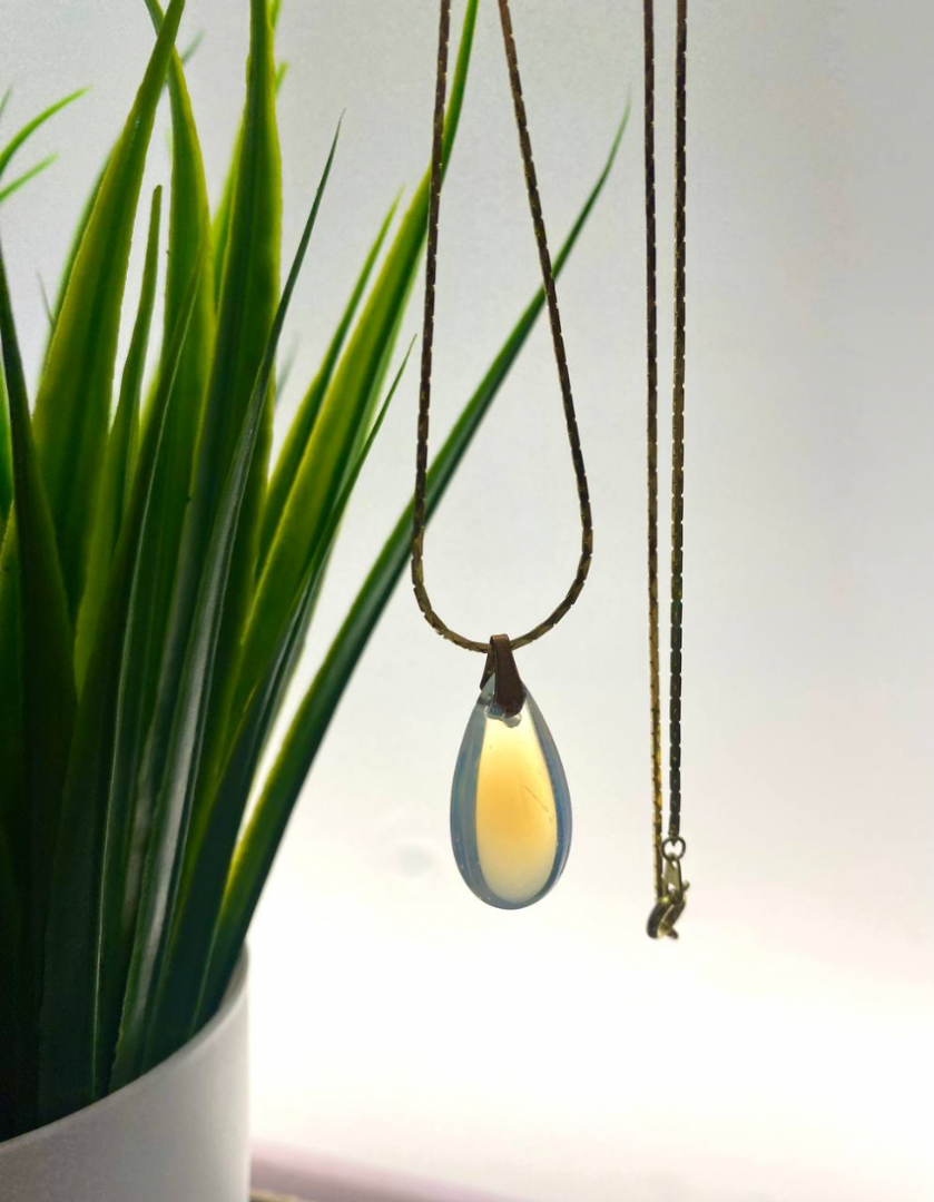 Набор бижутерии с лунным камнем: кулон и серьги. Винтаж. Цена за комплект. Картинка 3