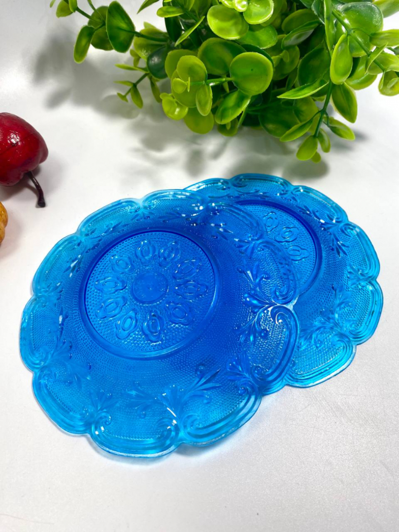 Пластиковые блюдца с красивым патерном и фигурными краями, винтаж. Цена за пару. Картинка 2