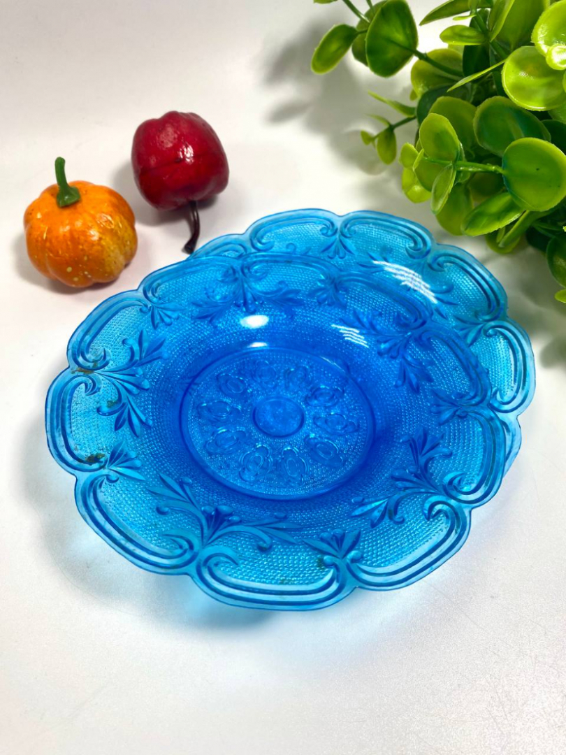 Пластиковые блюдца с красивым патерном и фигурными краями, винтаж. Цена за пару. Картинка 3