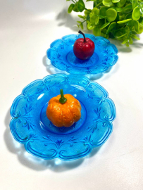 Пластиковые блюдца с красивым патерном и фигурными краями, винтаж. Цена за пару. Картинка 1