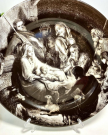 Декоративная тарелка "Рождественский вертеп", Чехословакия. Фарфор покрытый глазурью. Винтаж