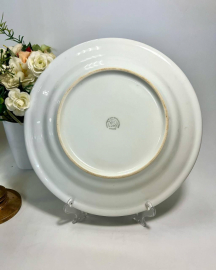 Декоративная тарелка "Рождественский вертеп", Чехословакия. Фарфор покрытый глазурью. Винтаж. Картинка 3