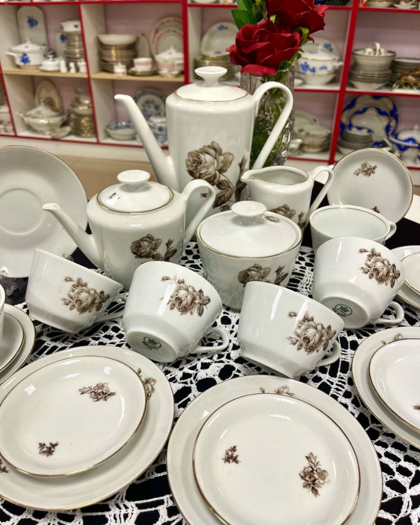 Чайный сервиз "Серая роза" Kahla, период ГДР. Фарфор, деколь, позолота. Скол на розетке. Цена за 22п. Картинка 7
