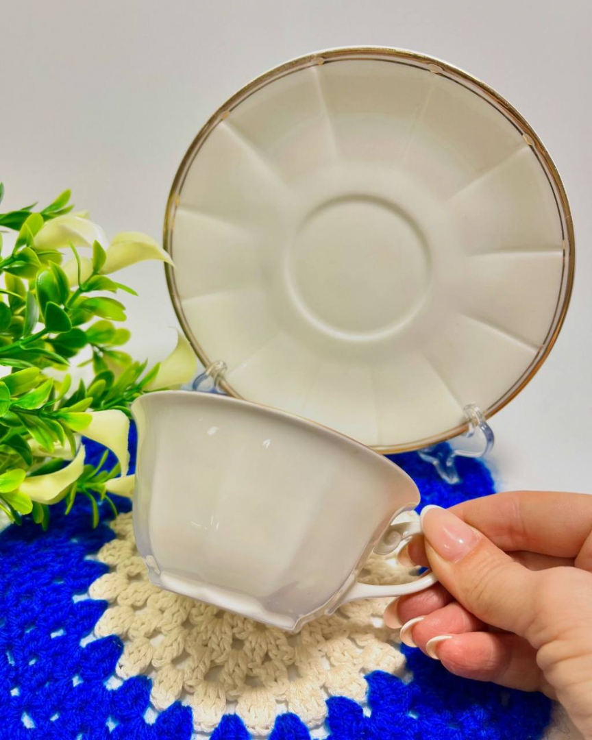 Чайная пара Бавария, Германия. Тонкий фарфор, позолота, просвечивается. Винтаж. Картинка 2